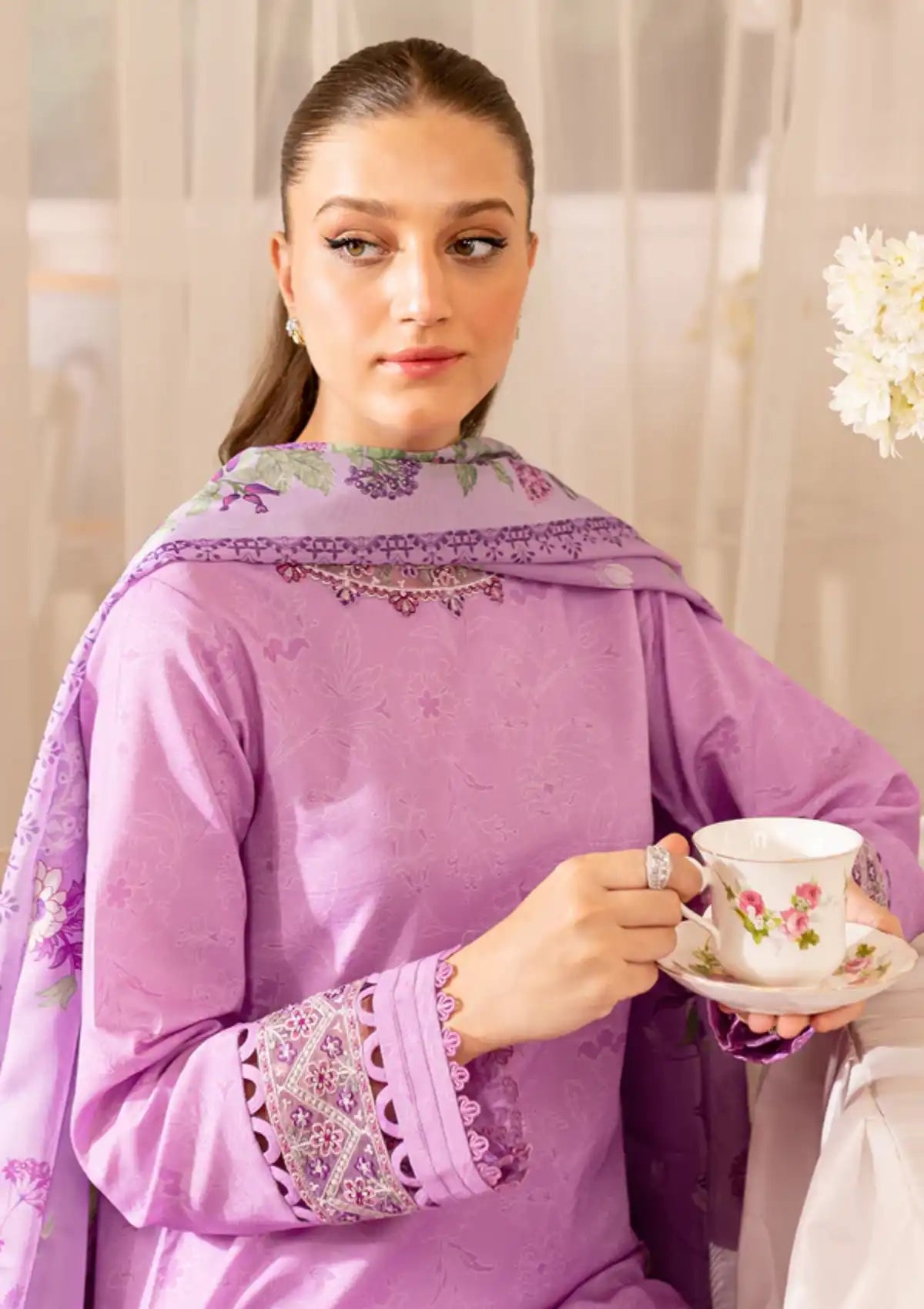 Lawn Collection Farasha Seraya Emb Lawn'25 D-09